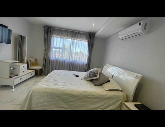3 BEDROOM APARTMENT FOR SALE IN WINDERMERE